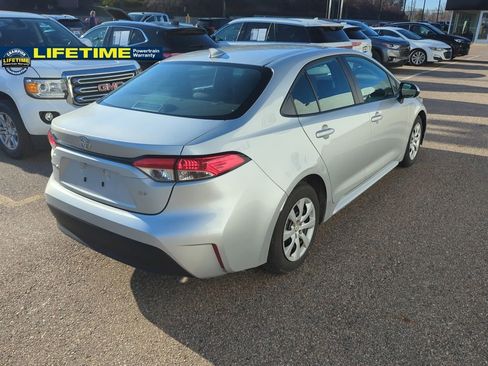 Used 2024 Toyota Corolla LE image 4