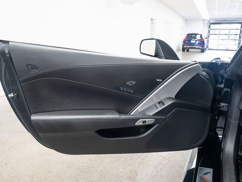 Used 2015 Chevrolet Corvette Z06 w/ 2LZ Preferred Equipment Group image 15