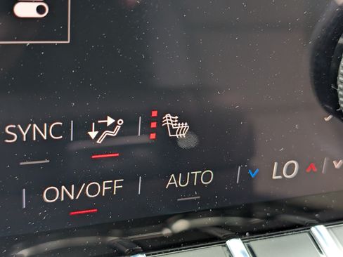 Used 2025 GMC Yukon XL Elevation w/ LPO, Illumination Package AWD/4WD image 22