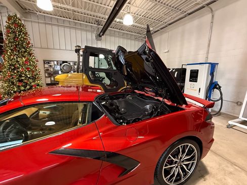 Used 2026 Chevrolet Corvette Stingray w/ Z51 Performance Package image 11