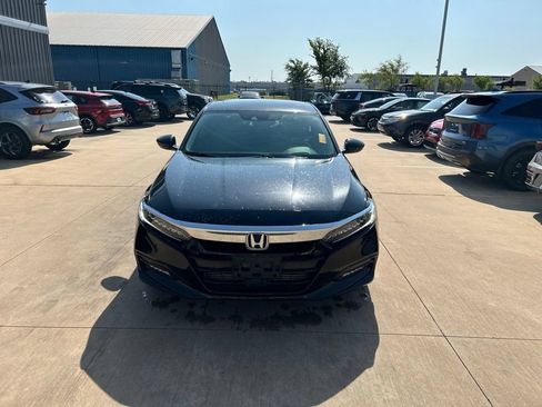 Used 2020 Honda Accord Touring image 5