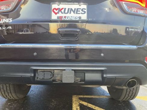 Used 2018 Jeep Grand Cherokee Limited w/ Trailer Tow Group IV image 10