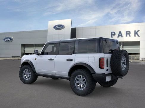 New 2025 Ford Bronco Badlands image 4
