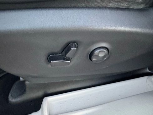 Used 2018 Chrysler Pacifica Touring-L Plus w/ Advanced Safetytec Group image 27