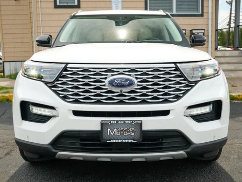 Used 2020 Ford Explorer Platinum w/ Premium Technology Package AWD/4WD image 2