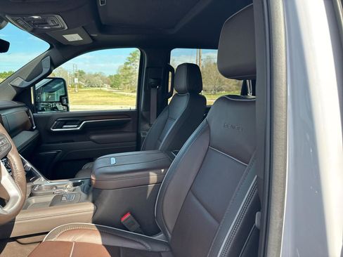 Used 2025 GMC Sierra 2500 Denali w/ Denali Reserve Package image 16