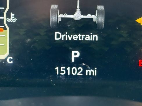 Used 2024 Jeep Wrangler Rubicon w/ Convenience Group image 31