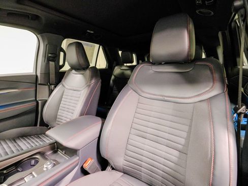 New 2026 Ford Explorer ST-Line w/ ST-Line Street Pack image 25