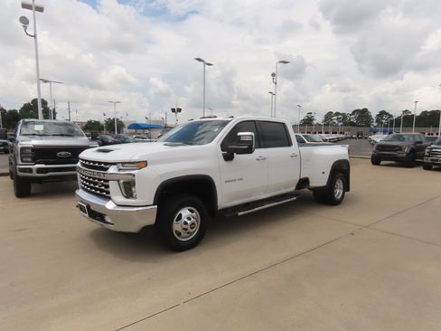 Used 2021 Chevrolet Silverado 3500 LTZ w/ LTZ Plus Package AWD/4WD image 2