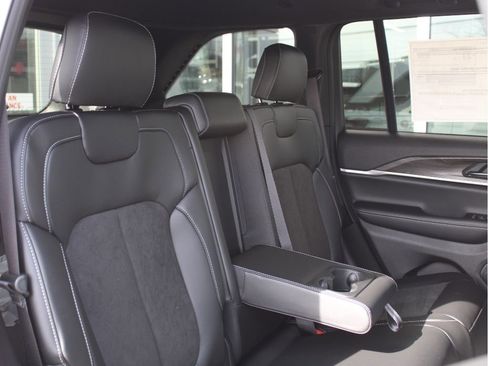 New 2026 Jeep Grand Cherokee Altitude AWD/4WD image 28