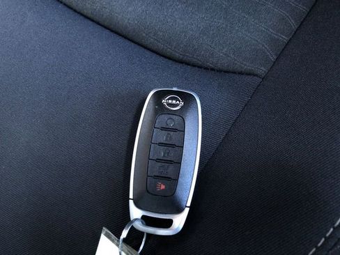 Used 2025 Nissan Pathfinder SV AWD/4WD image 32