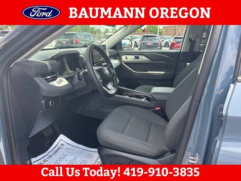 Used 2025 Ford Explorer Active AWD/4WD image 15