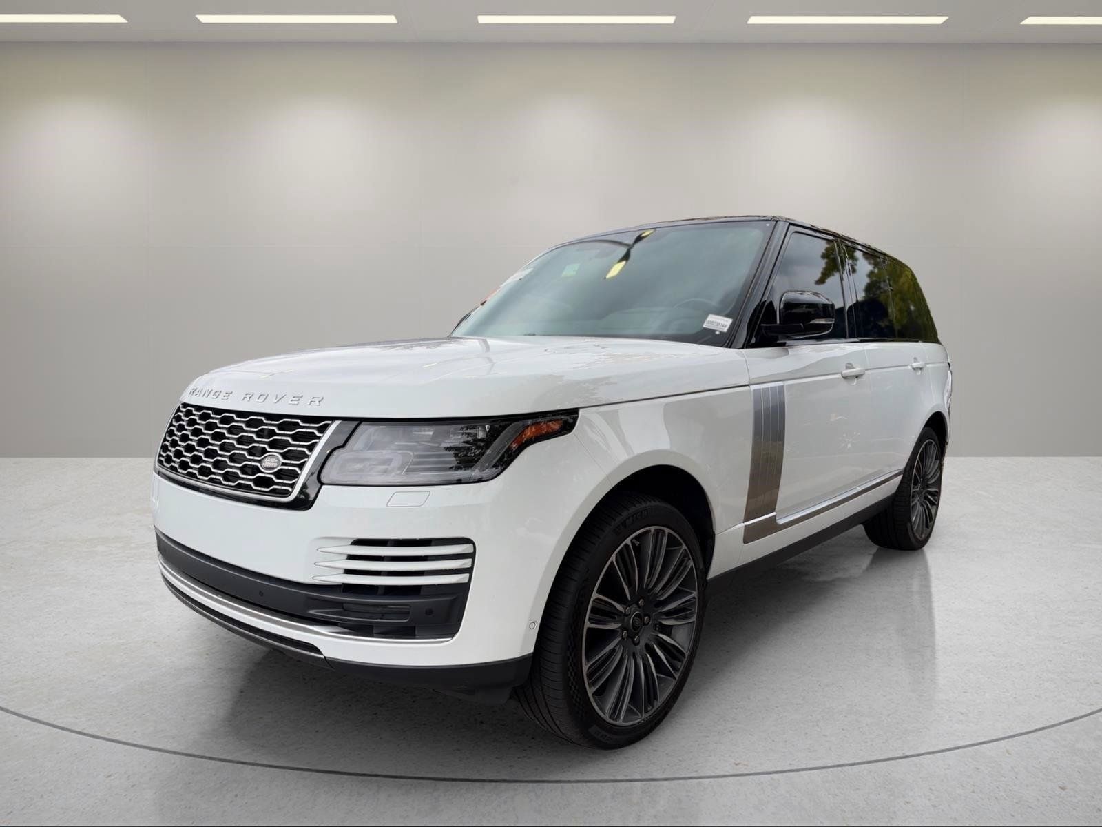 Used 2021 Land Rover Range Rover P525 Westminster Edition AWD/4WD image 3