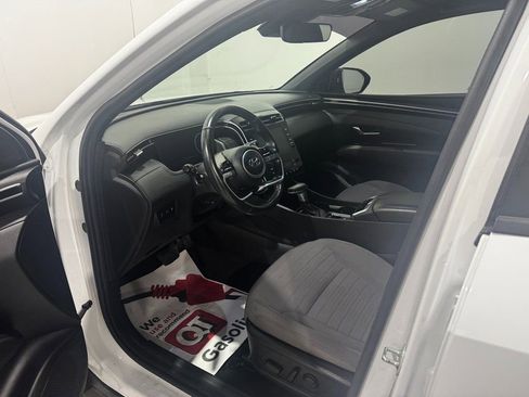 Used 2022 Hyundai Santa Cruz SEL Premium image 16