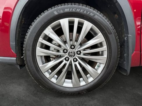 Used 2022 Toyota Highlander Platinum AWD/4WD image 4