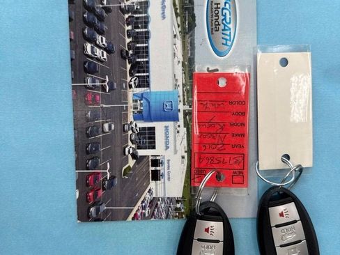 Used 2016 Nissan Rogue SV w/ SV Premium Package AWD/4WD image 4