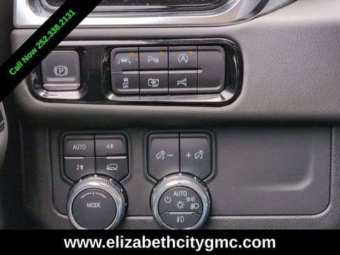 Used 2025 GMC Yukon XL Denali AWD/4WD image 25