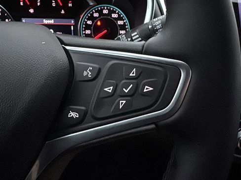 Used 2023 Chevrolet Equinox Premier image 20