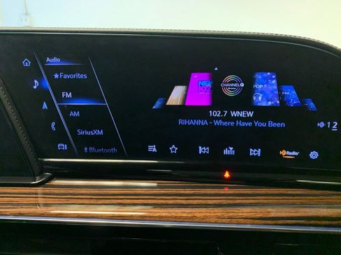 Used 2023 Cadillac Escalade ESV Premium Luxury AWD/4WD image 27