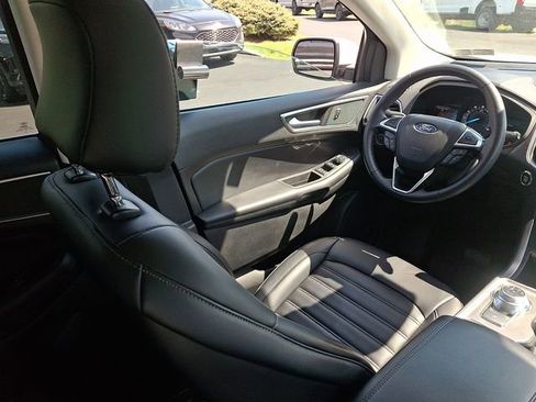Certified 2024 Ford Edge SEL w/ Convenience Package AWD/4WD image 17