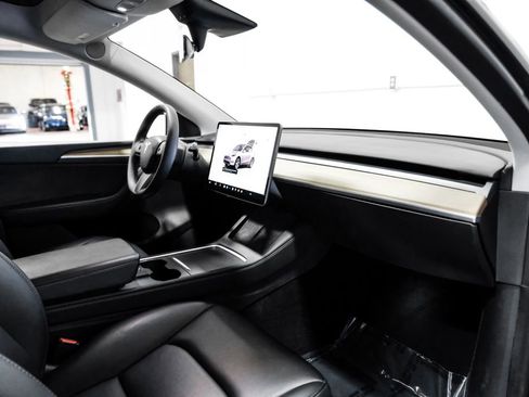 Used 2023 Tesla Model Y Long Range AWD/4WD image 14