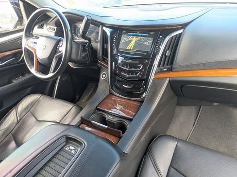 Used 2018 Cadillac Escalade ESV Premium Luxury image 36