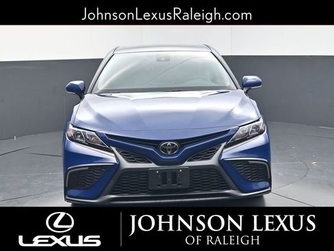 Used 2023 Toyota Camry SE w/ Cold Weather Package image 4