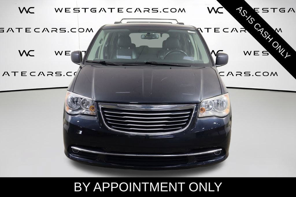 Used 2014 Chrysler Town & Country Touring FWD image 2
