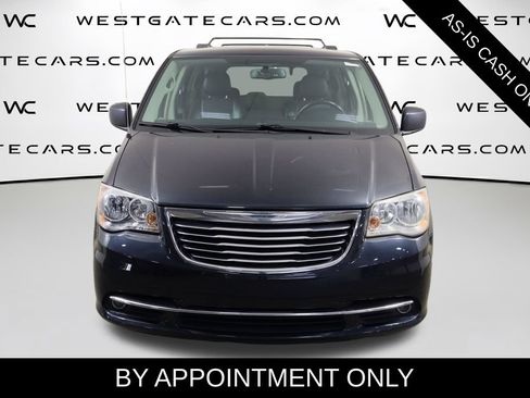 Used 2014 Chrysler Town & Country Touring FWD image 2