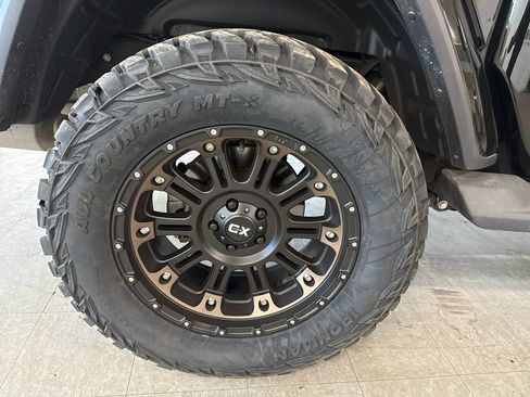 Used 2021 Jeep Gladiator Sport image 84