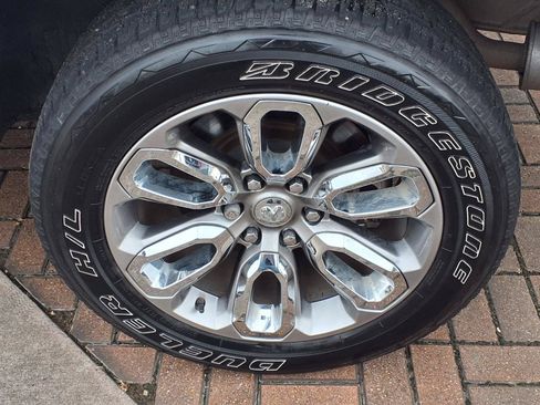 Used 2023 RAM 1500 Laramie AWD/4WD image 10