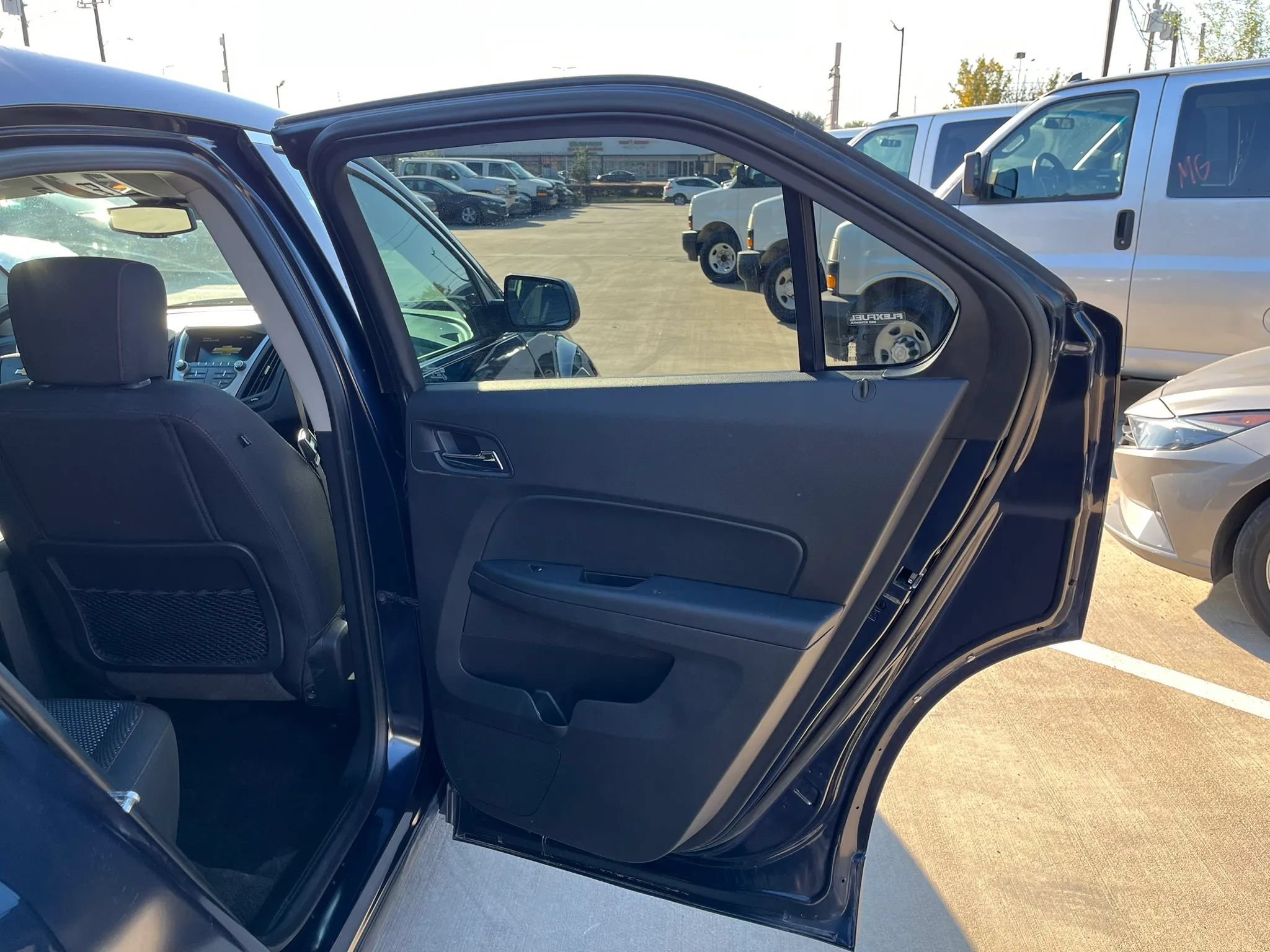 Used 2017 Chevrolet Equinox LS AWD/4WD image 38
