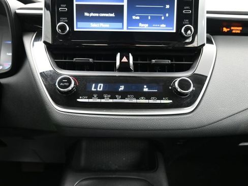 Used 2020 Toyota Corolla LE FWD image 44