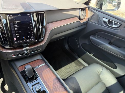 Used 2023 Volvo XC60 B5 Plus w/ Climate Package image 26