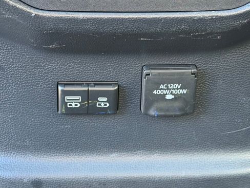 Used 2024 Toyota Tundra Platinum AWD/4WD image 7