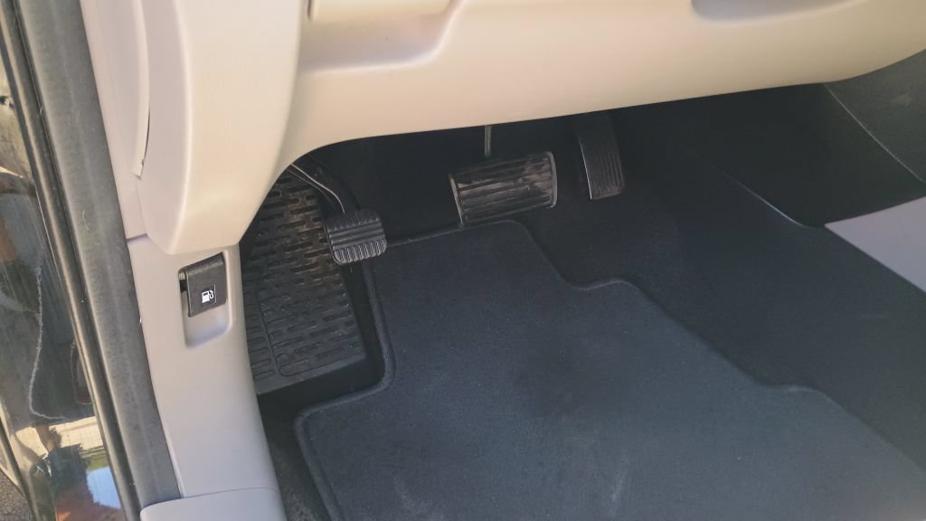 Used 2011 Honda Pilot EX-L image 9