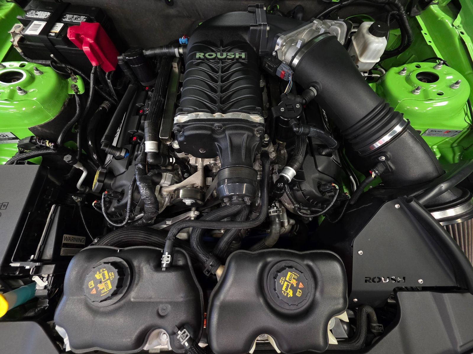 Used 2013 Ford Mustang GT Premium w/ Electronics Pkg RWD image 2