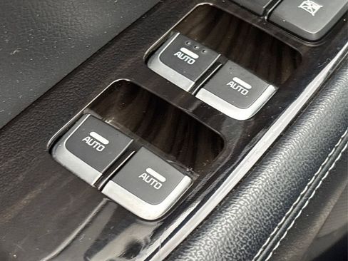 Certified 2019 Kia Sorento LX image 31