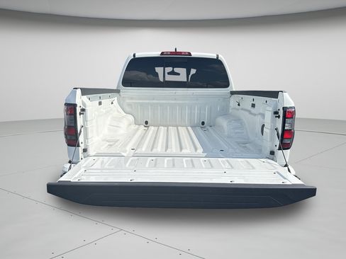 Used 2026 Nissan Frontier PRO-4X AWD/4WD image 8