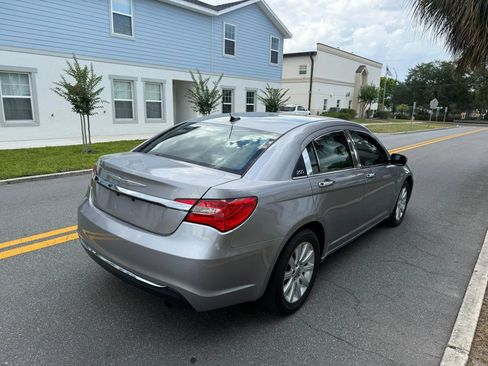 Used 2013 Chrysler 200 Touring FWD image 4