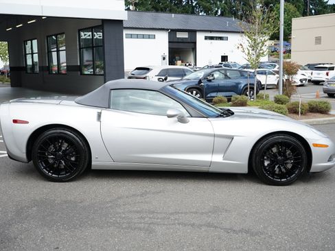 Used 2007 Chevrolet Corvette Convertible w/ Preferred Equipment Group image 3