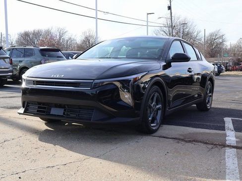 New 2025 Kia K4 LXS image 3