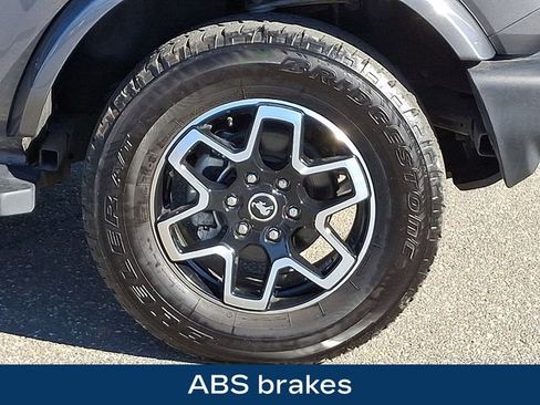 Used 2023 Ford Bronco Outer Banks image 11