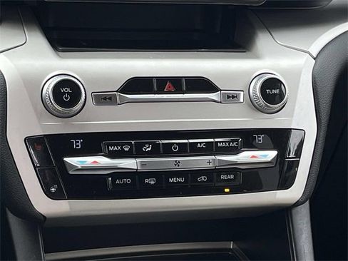 Used 2020 Ford Explorer XLT w/ Equipment Group 202A image 17