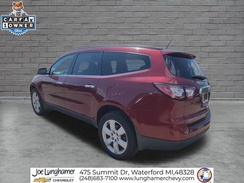 Certified 2017 Chevrolet Traverse LT w/ Style and Technology Package FWD image 7