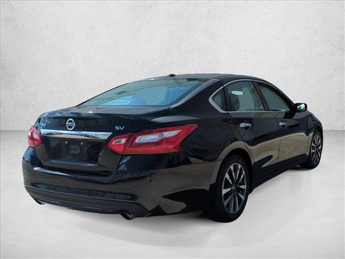 Used 2017 Nissan Altima 2.5 SV FWD image 5