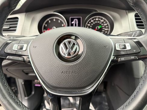 Used 2017 Volkswagen Golf Wolfsburg Edition FWD image 19