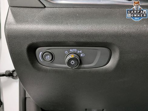 Used 2023 Chevrolet Traverse LT image 23