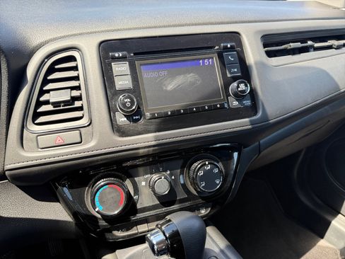 Certified 2021 Honda HR-V LX image 12