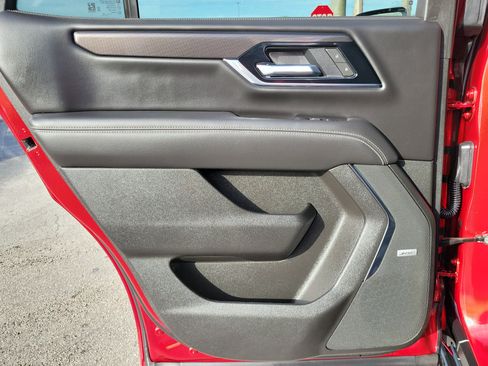 Used 2025 GMC Yukon Elevation RWD image 25